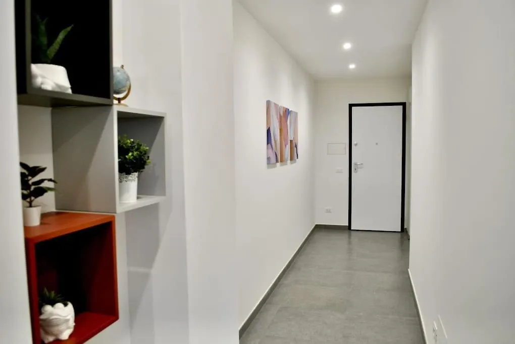 White Mary House For Two People Apartment Rome