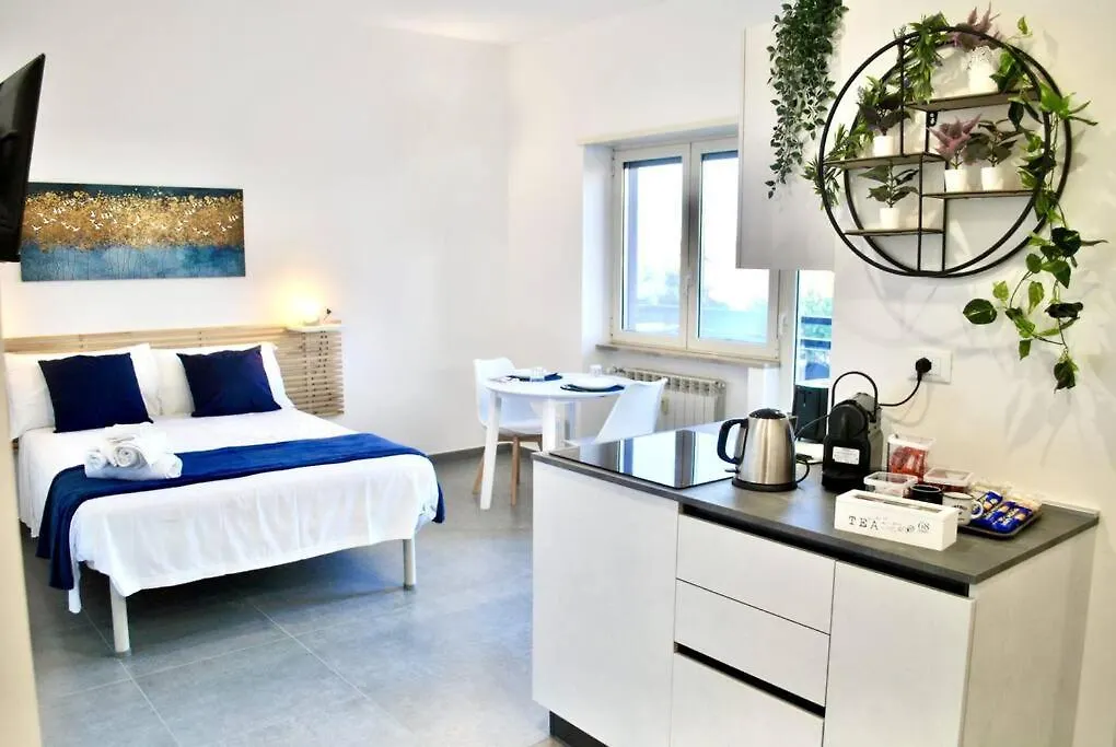 White Mary House For Two People Apartment Rome Italy