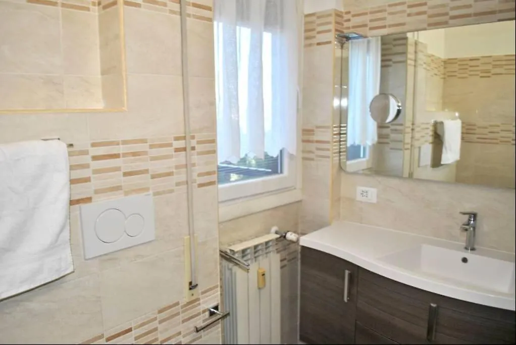 White Mary House For Two People Apartment Rome